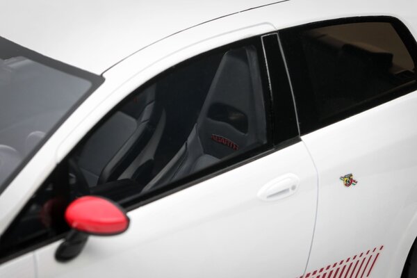 Fiat Fiat Punto Abarth Esseesse 1949 2010 - 1:18 - Otto Mobile Models