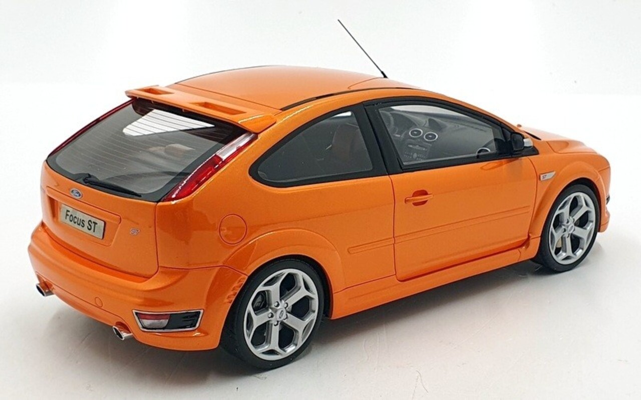 Ford Ford  Focus MKII ST 2.5 2006 - 1:18 - Otto Mobile Models