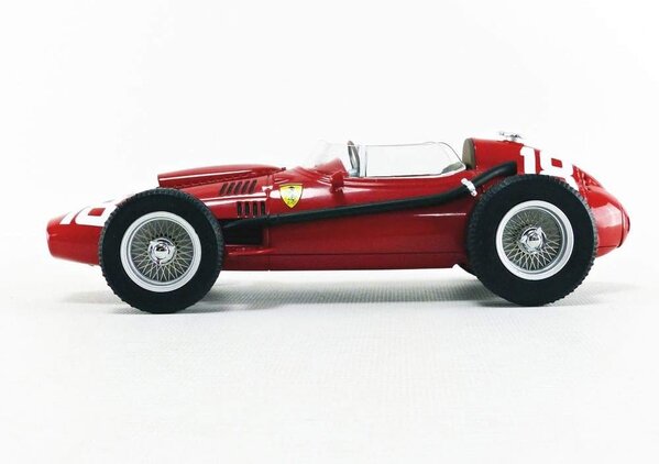 Formule 1 Ferrari Dino 246 #18 3rd Place Monza GP 1958 - 1:18 - CMR Classic Model Replicars Formule 1 Ferrari Dino 246 #18 3rd Place Monza GP 1958 - 1:18 - CMR Classic Model Replicars