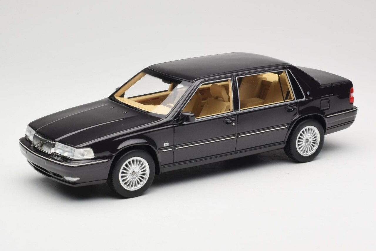 Volvo Volvo S90 Royal Level 3 1998 - 1:18 - DNA Collectibles
