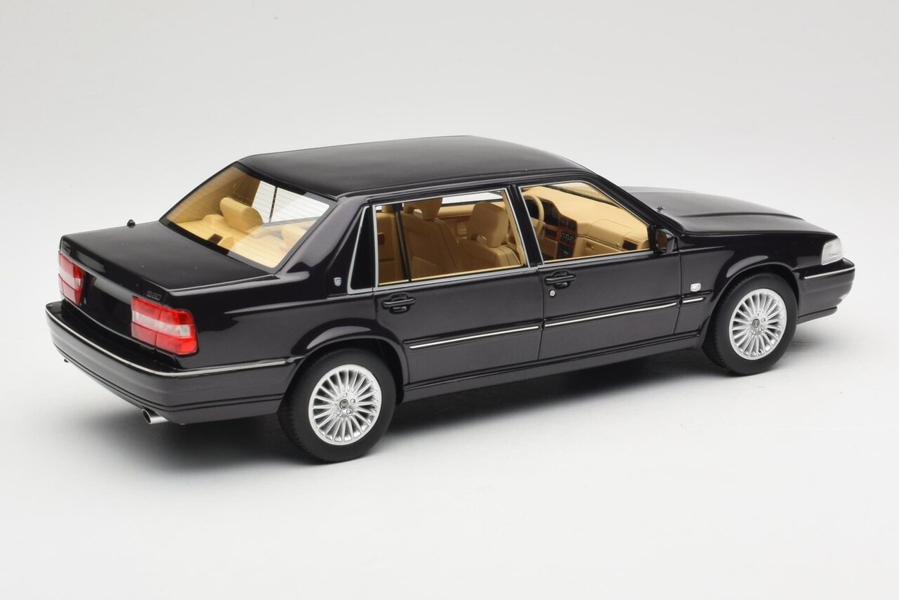 Volvo Volvo S90 Royal Level 3 1998 - 1:18 - DNA Collectibles