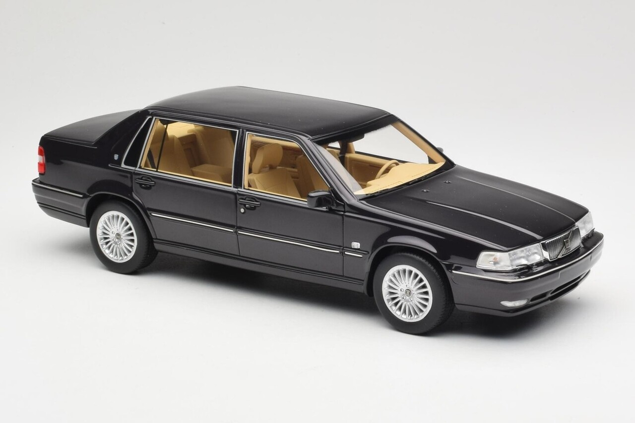 Volvo Volvo S90 Royal Level 3 1998 - 1:18 - DNA Collectibles