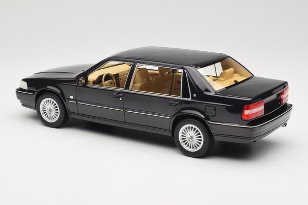 Volvo Volvo S90 Royal Level 3 1998 - 1:18 - DNA Collectibles