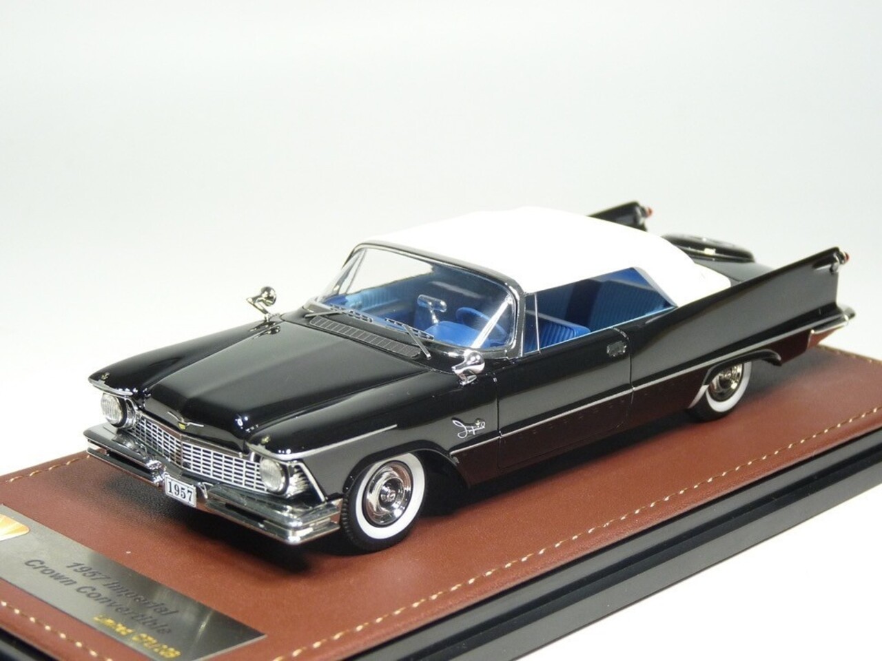Chrysler Chrysler Imperial Crown Convertible Soft-Top Closed 1957 (Single Headlight)  - 1:43 - GLM (Great Lighting Models)