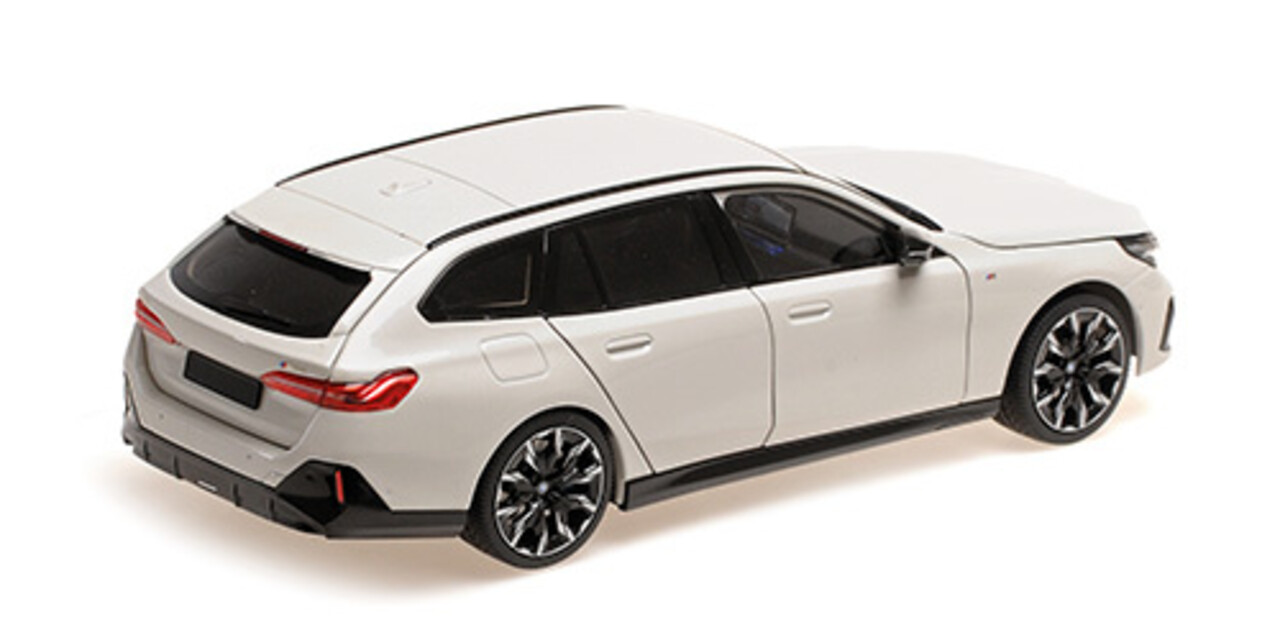 BMW BMW i5 M60 Touring 2024 - 1:18 - Minichamps