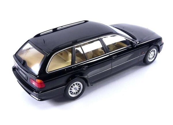 BMW BMW 520i E39 Touring - 1:18 - KK Scale