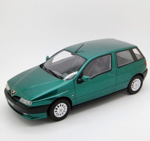Alfa Romeo Alfa Romeo 145 1.6 ie 1995 - 1:18 - Mitica