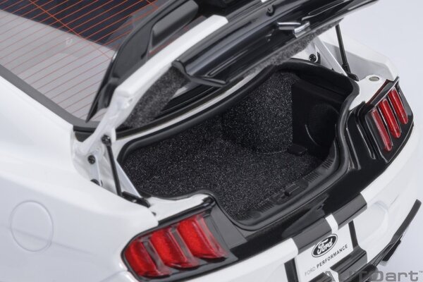 Ford Ford Mustang Shelby GT500 Coupe 2023 - 1:18 - AUTOart Ford Ford Mustang Shelby GT500 Coupe 2023 - 1:18 - AUTOart