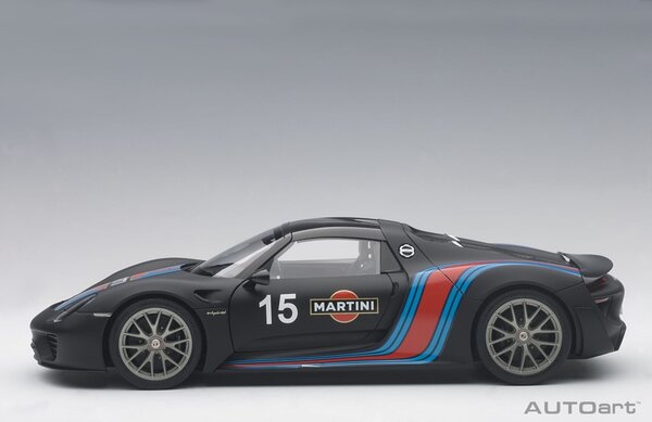 Porsche Porsche 918 Spyder Weissach Package Martini Livery #15 2013 - 1:18 - AUTOart Porsche Porsche 918 Spyder Weissach Package Martini Livery #15 2013 - 1:18 - AUTOart