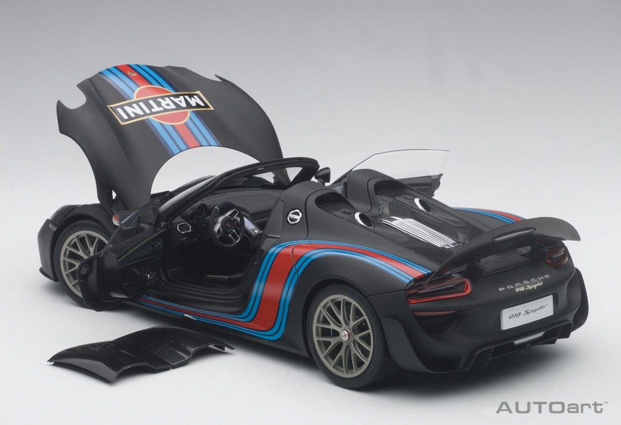 Porsche Porsche 918 Spyder Weissach Package Martini Livery #15 2013 - 1:18 - AUTOart Porsche Porsche 918 Spyder Weissach Package Martini Livery #15 2013 - 1:18 - AUTOart