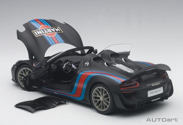 Porsche Porsche 918 Spyder Weissach Package Martini Livery #15 2013 - 1:18 - AUTOart Porsche Porsche 918 Spyder Weissach Package Martini Livery #15 2013 - 1:18 - AUTOart