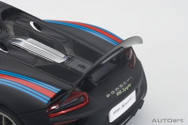 Porsche Porsche 918 Spyder Weissach Package Martini Livery #15 2013 - 1:18 - AUTOart Porsche Porsche 918 Spyder Weissach Package Martini Livery #15 2013 - 1:18 - AUTOart