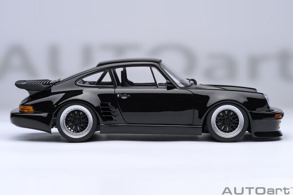 Porsche Porsche 911/930 Turbo 'Blackbird Wangan Midnight Comic #1' - 1:18 - AUTOart Porsche Porsche 911/930 Turbo 'Blackbird Wangan Midnight Comic #1' - 1:18 - AUTOart
