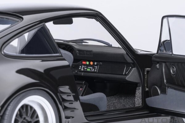 Porsche Porsche 911/930 Turbo 'Blackbird Wangan Midnight Comic #1' - 1:18 - AUTOart Porsche Porsche 911/930 Turbo 'Blackbird Wangan Midnight Comic #1' - 1:18 - AUTOart