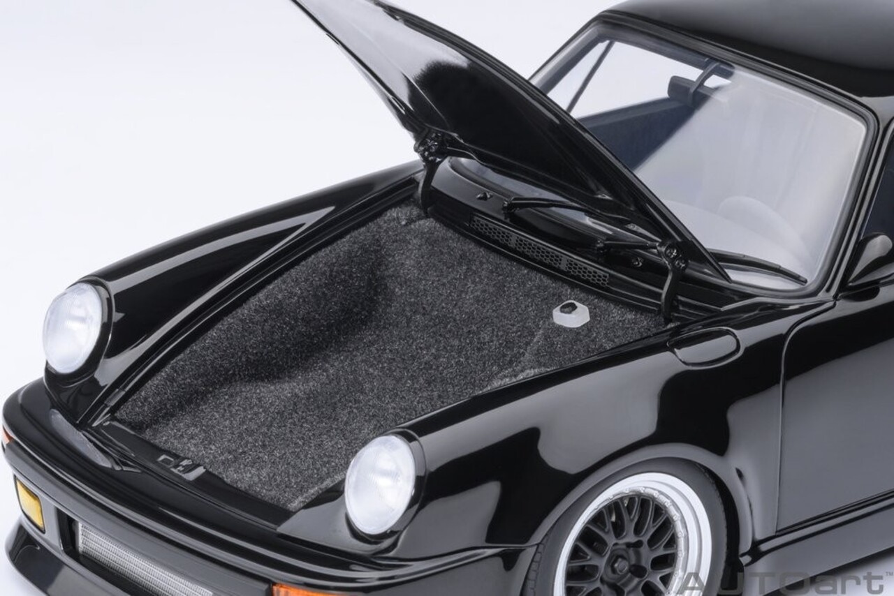 Porsche Porsche 911/930 Turbo 'Blackbird Wangan Midnight Comic #1' - 1:18 - AUTOart Porsche Porsche 911/930 Turbo 'Blackbird Wangan Midnight Comic #1' - 1:18 - AUTOart