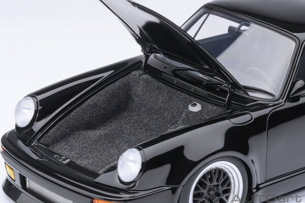 Porsche Porsche 911/930 Turbo 'Blackbird Wangan Midnight Comic #1' - 1:18 - AUTOart Porsche Porsche 911/930 Turbo 'Blackbird Wangan Midnight Comic #1' - 1:18 - AUTOart