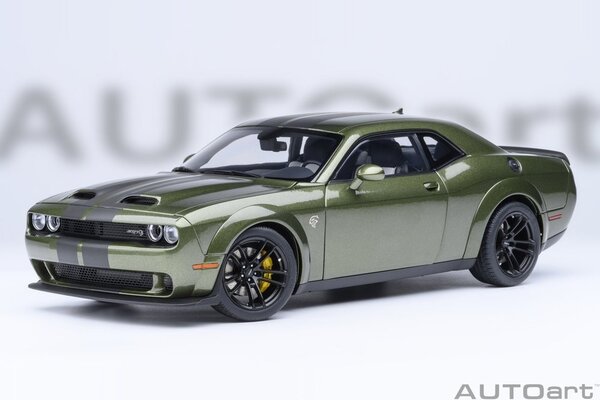Dodge Dodge Challenger SRT Jailbreak Coupe 2022 - 1:18 - AUTOart