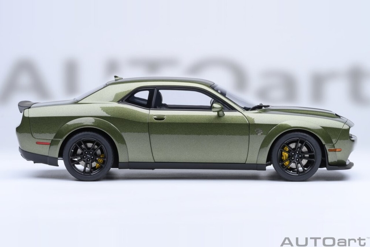 Dodge Dodge Challenger SRT Jailbreak Coupe 2022 - 1:18 - AUTOart