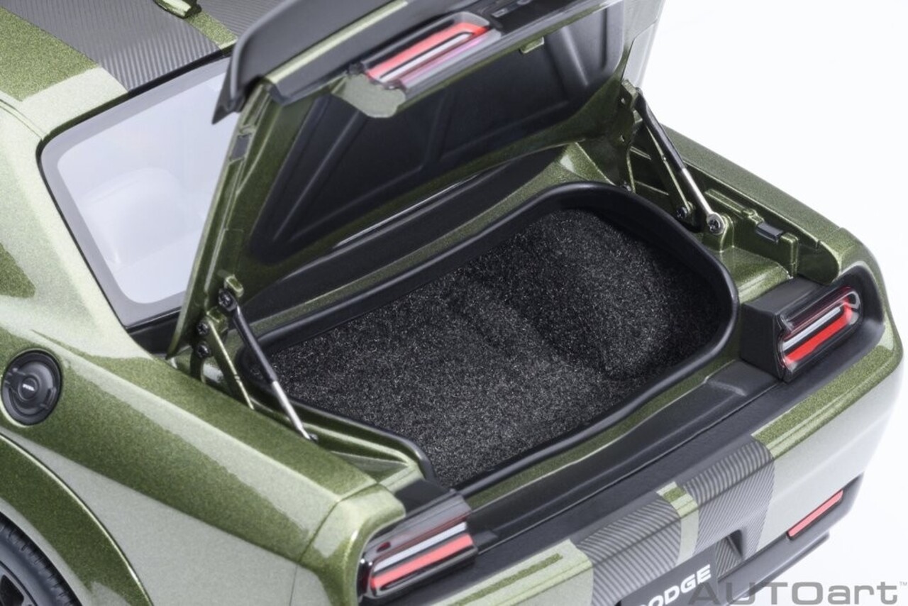 Dodge Dodge Challenger SRT Jailbreak Coupe 2022 - 1:18 - AUTOart