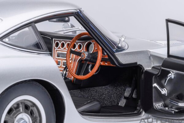 Toyota Toyota 2000GT 1967 - 1:18 - AUTOart