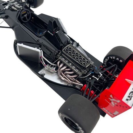 Formule 1 McLaren F1 MP4/6 Honda #1 World Champion 2nd GP Japan 1991 (A.Senna) + McLaren Logo- 1:18 - AUTOart