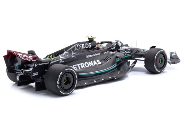 Formule 1 Mercedes-AMG Petronas F1 Team W14 E Performance #44 Bahrain GP 2023 - 1:18 - Minichamps
