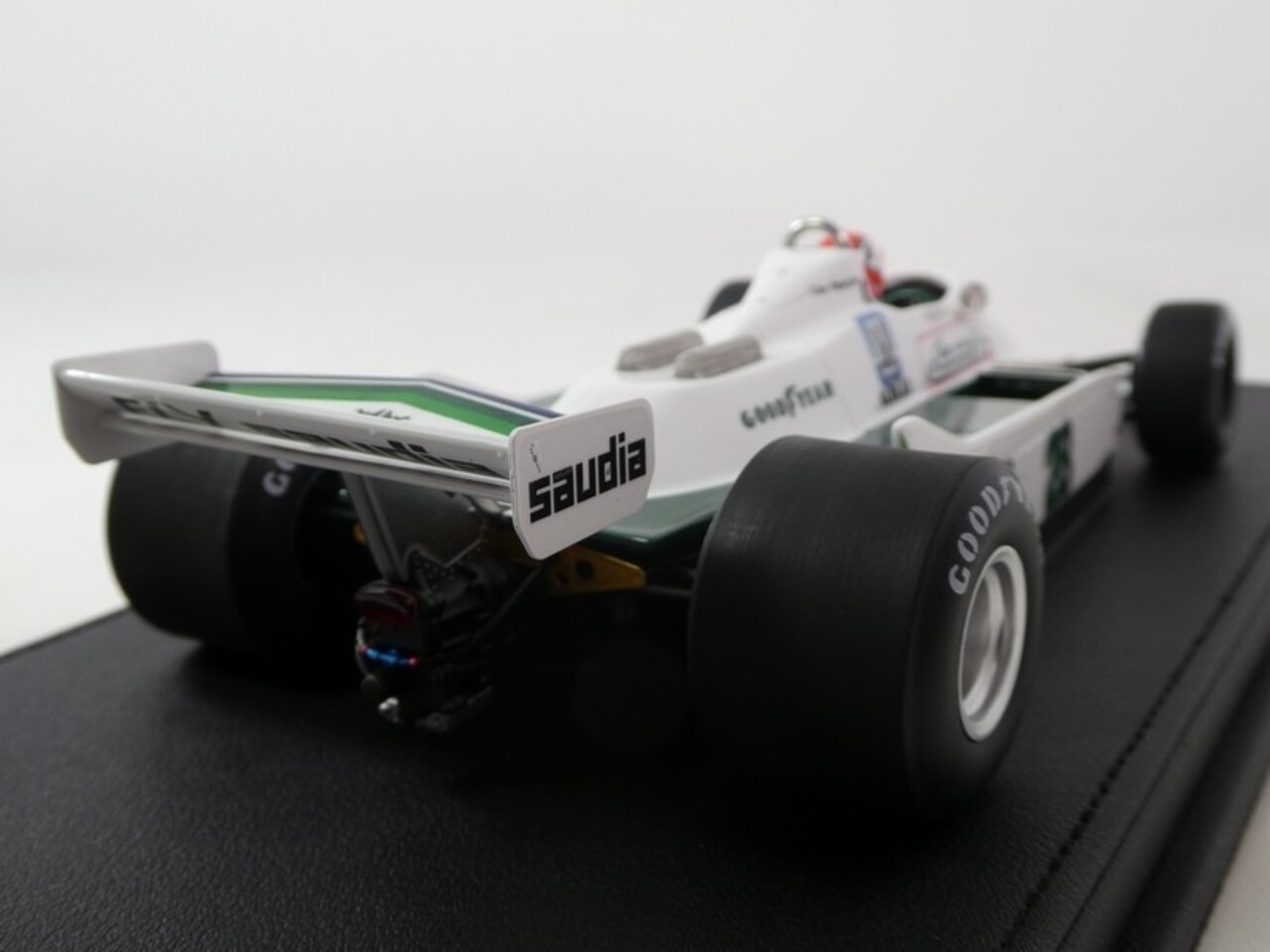 Formule 1 Williams Ford FW07 #28 Winner British GP 1979 + Pilot Figure C.Regazzoni - 1:18 - GP Replicas