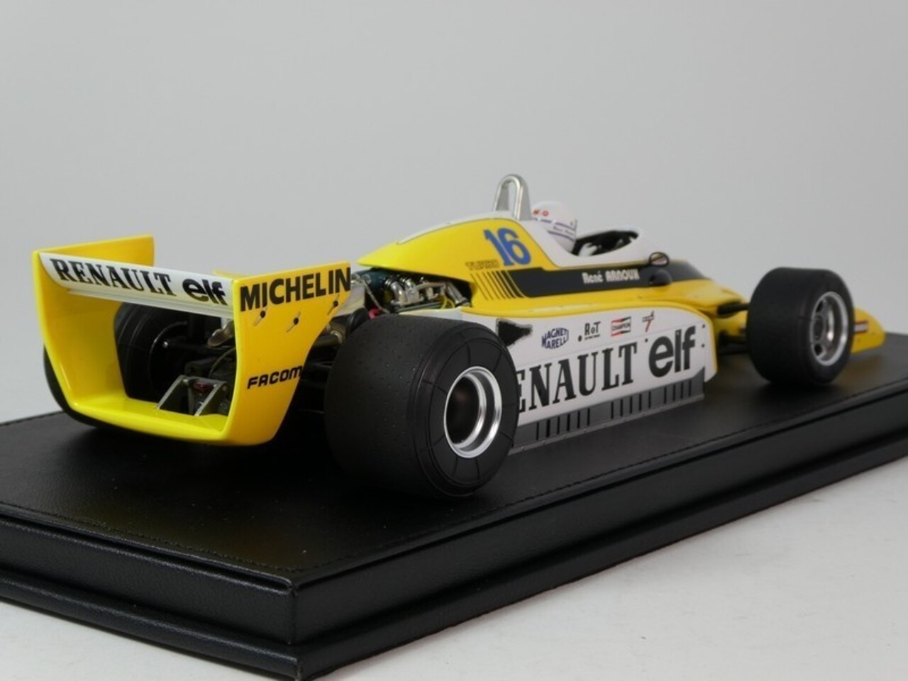 Formule 1 Renault RS10 #16 Team Renault Elf Fastest Lap 3rd GP France 1979 + Pilot Figure (R.Arnoux)  - 1:18 - GP Replicas