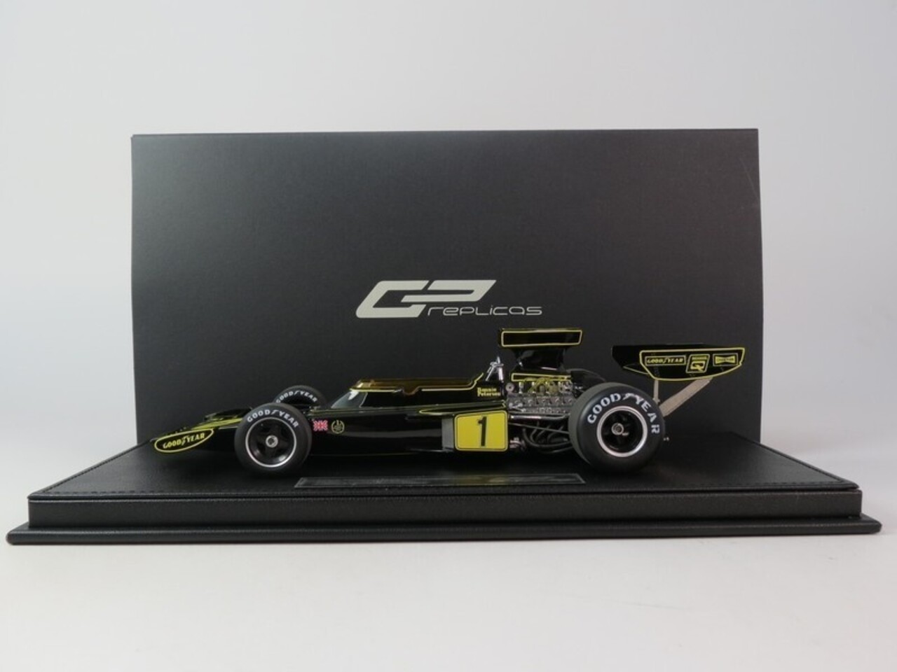 Formule 1 Lotus 72E #1 Team Lotus JPS Winner GP France 1974 (R.Peterson) - 1:18 - GP Replicas