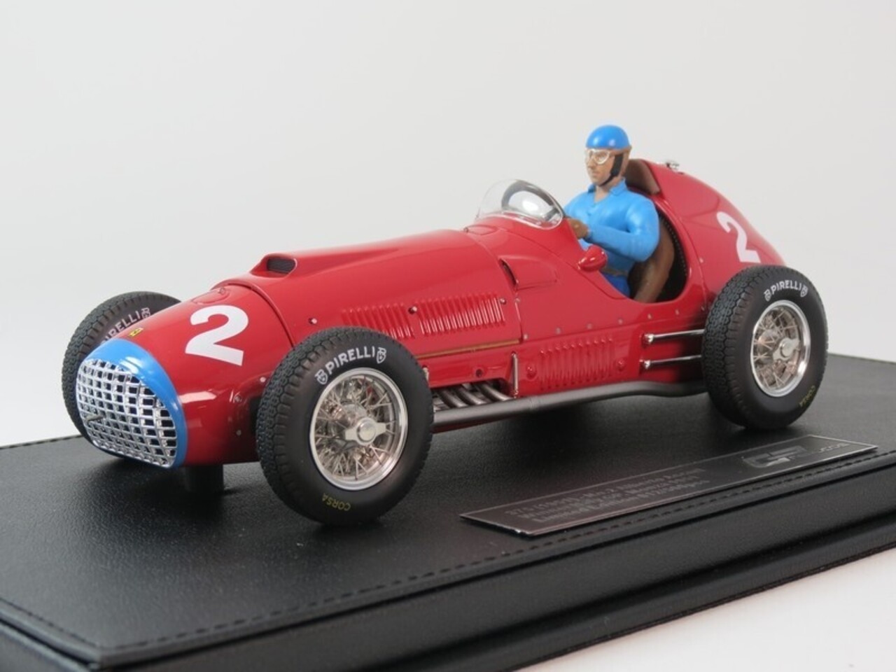 Formule 1 Ferrari 375 #2 Winner GP Monza Italy 1951 + Pilot Figure (A.Ascari) - 1:18 - GP Replicas