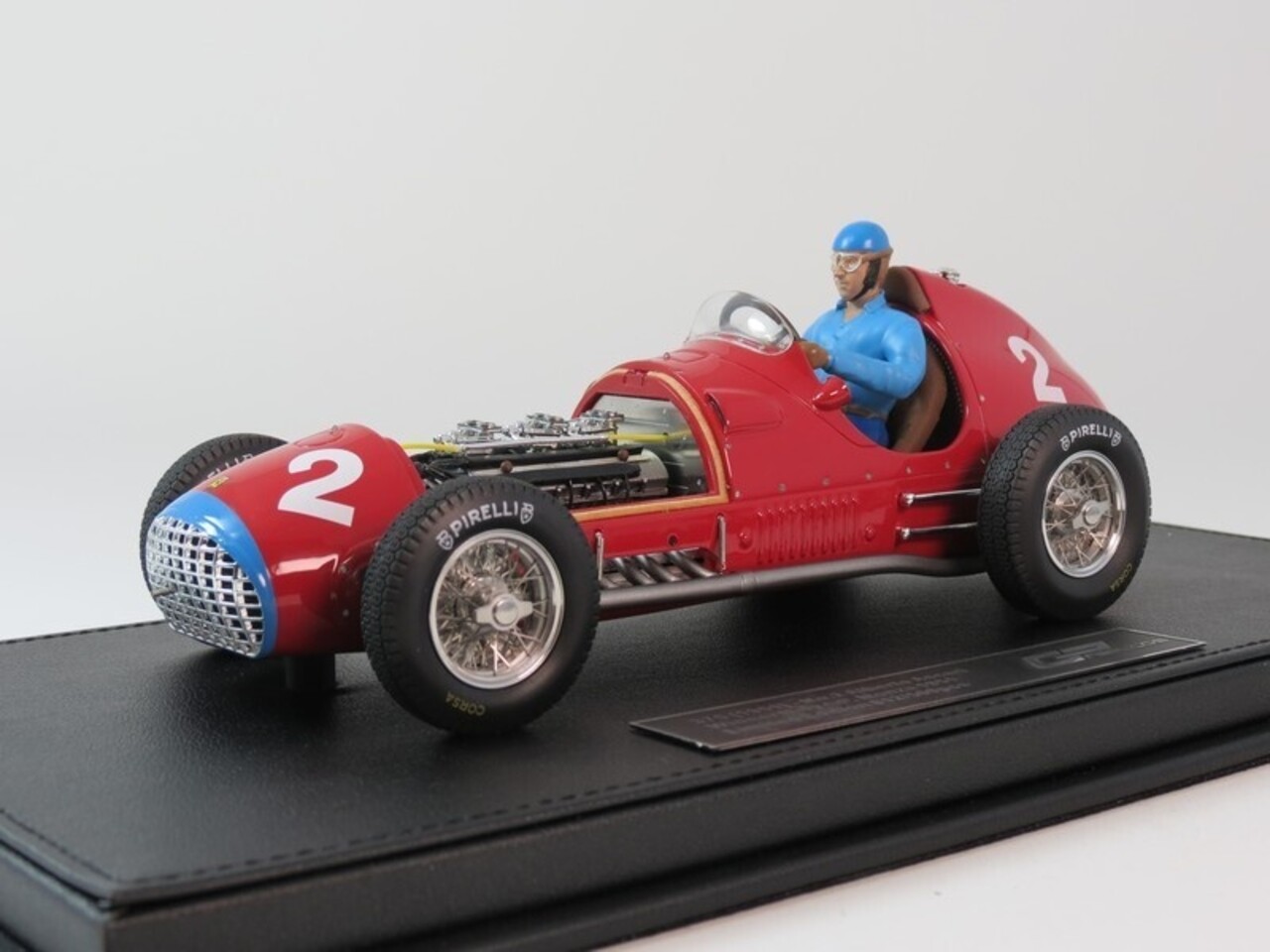 Formule 1 Ferrari 375 #2 Winner GP Monza Italy 1951 + Pilot Figure (A.Ascari) - 1:18 - GP Replicas