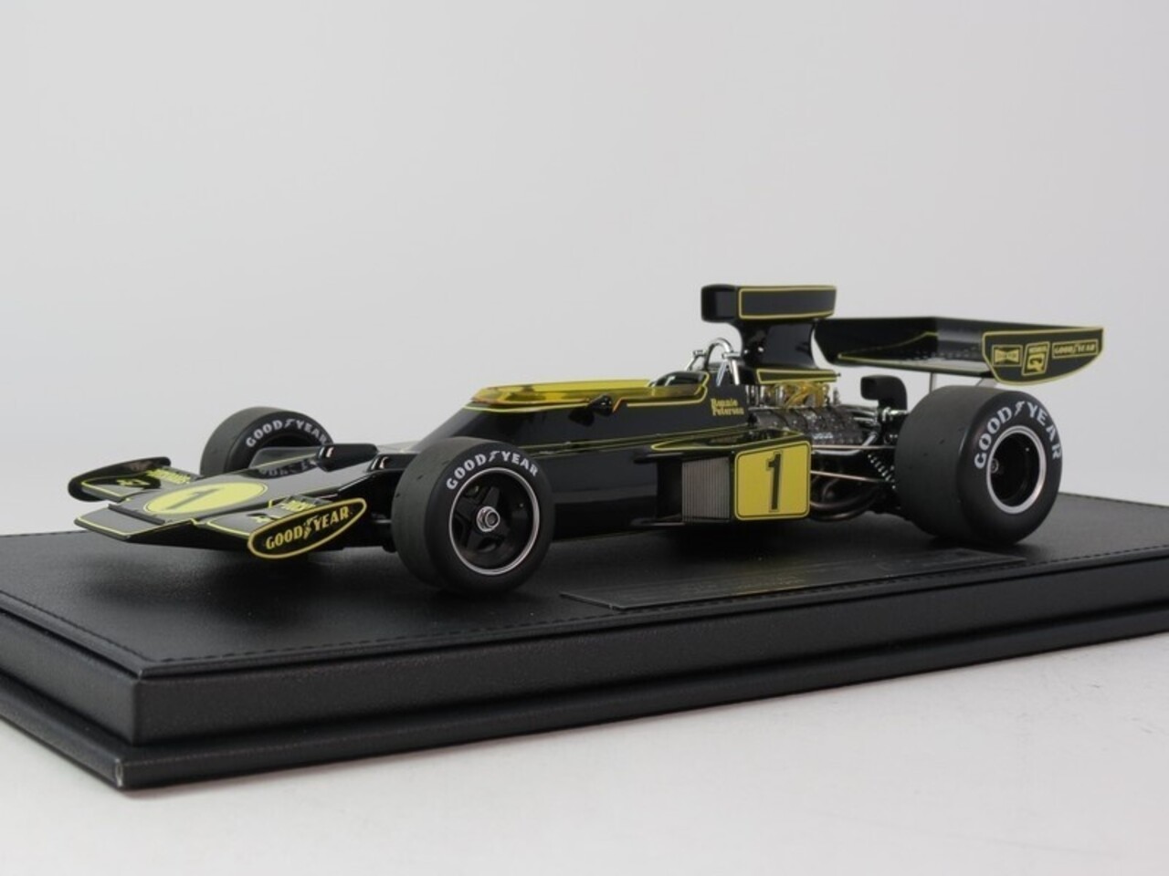 Formule 1 Lotus 72E #1 Team Lotus JPS Winner GP Monaco 1974 (R.Peterson) - 1:18 - GP Replicas
