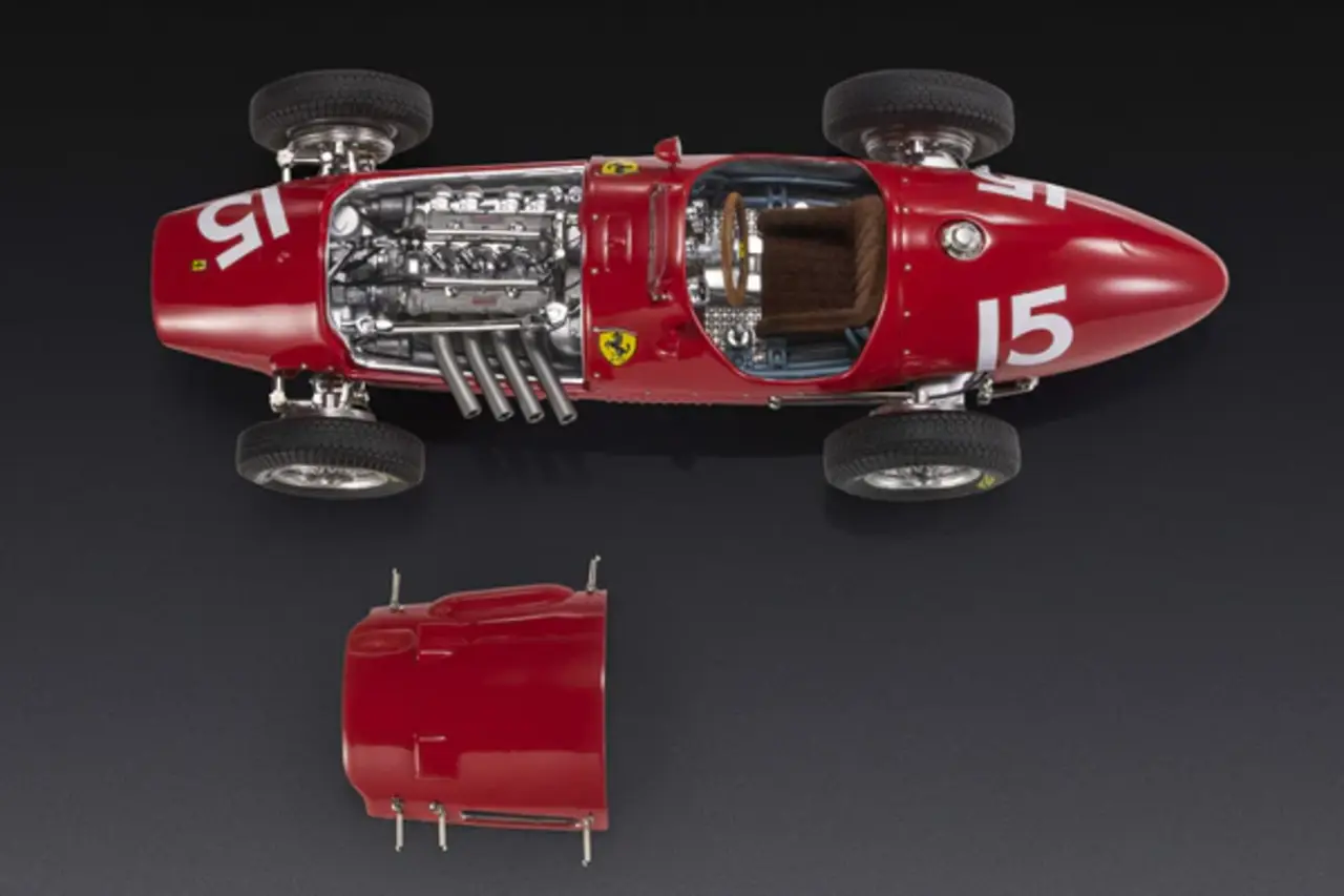Formule 1 Ferrari 500 F2 Scuderia Ferrari #15 Winner British GP 1952 (A.Ascari) - 1:18 - GP Replicas