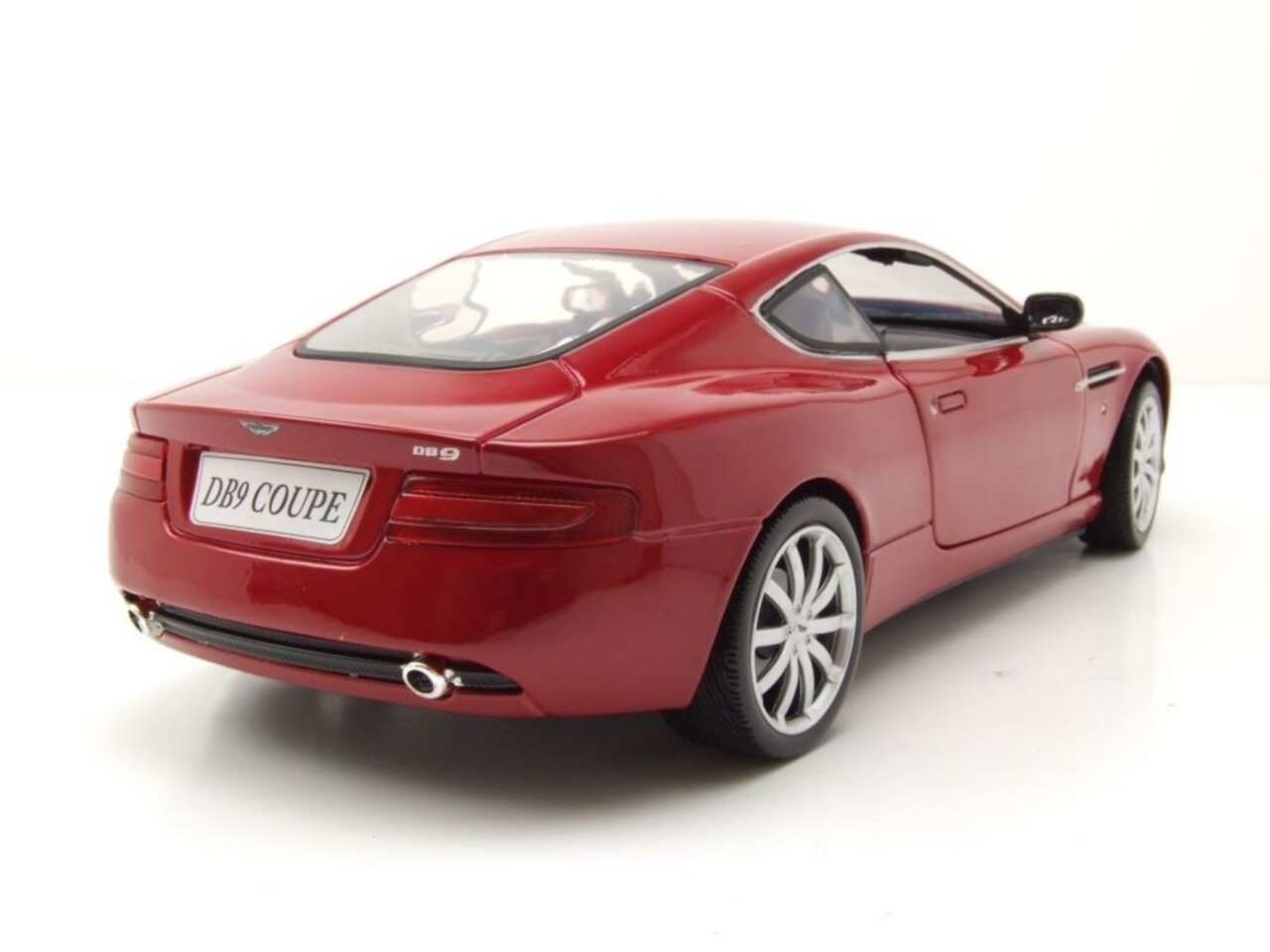 Aston Martin Aston Martin DB9 2005 - 1:18 - Motor Max