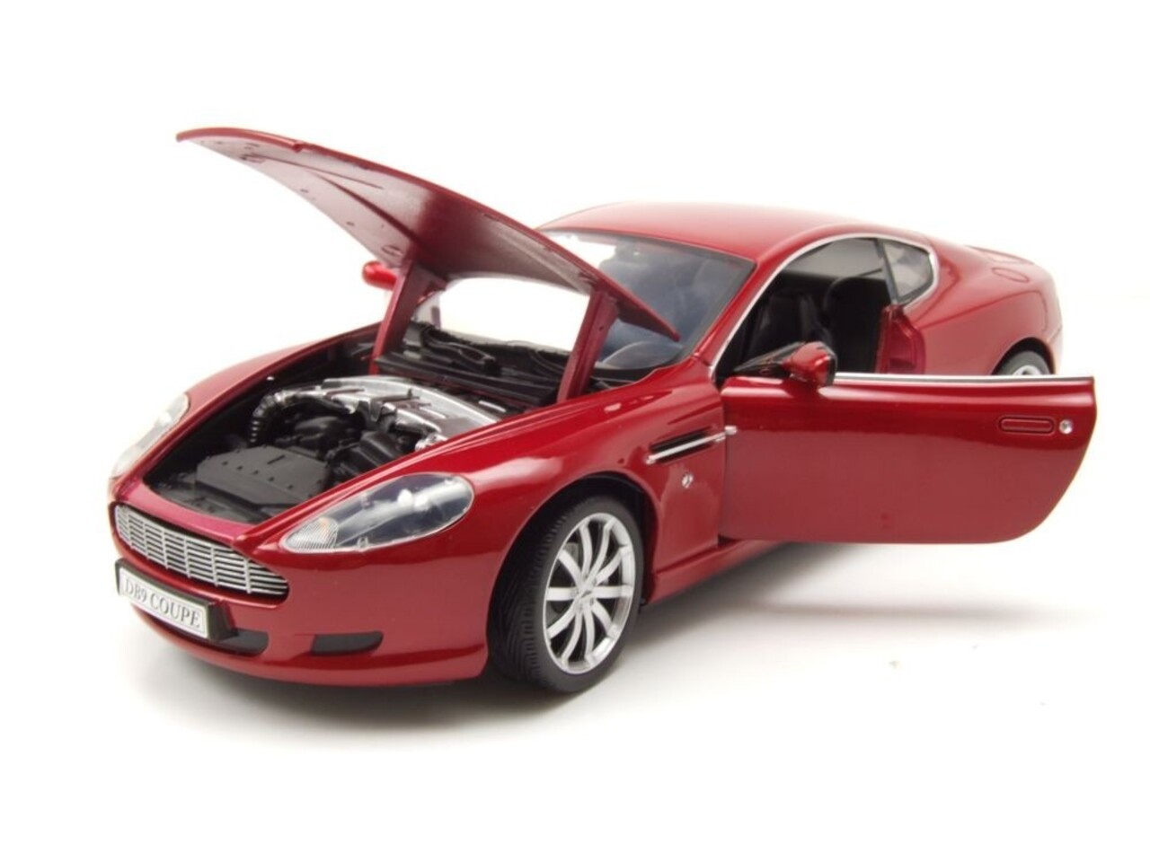 Aston Martin Aston Martin DB9 2005 - 1:18 - Motor Max