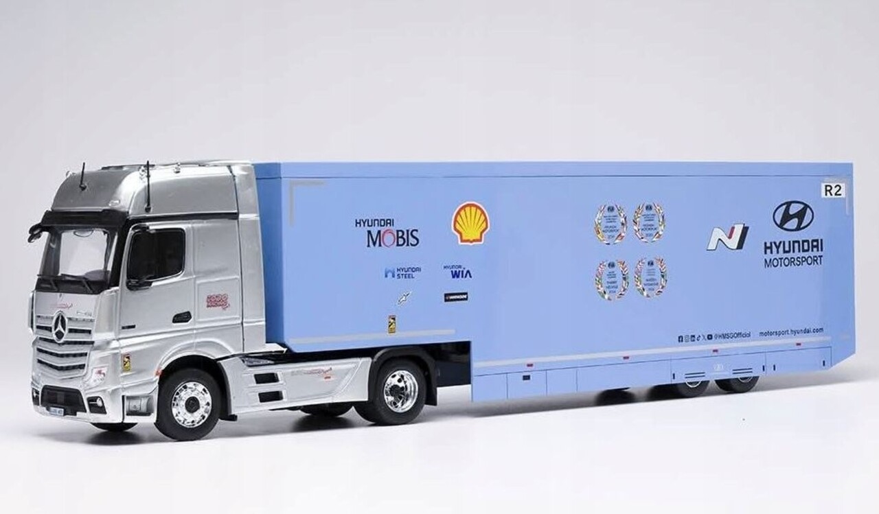Mercedes-Benz Mercedes-Benz Actros MP4 (WRC Rally Transporter) - 1:43 - IXO Models
