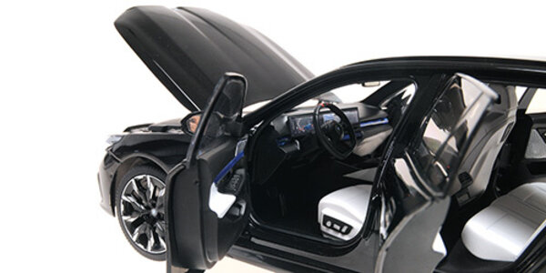 BMW BMW i5 M60 Touring 2024 - 1:18 - Minichamps