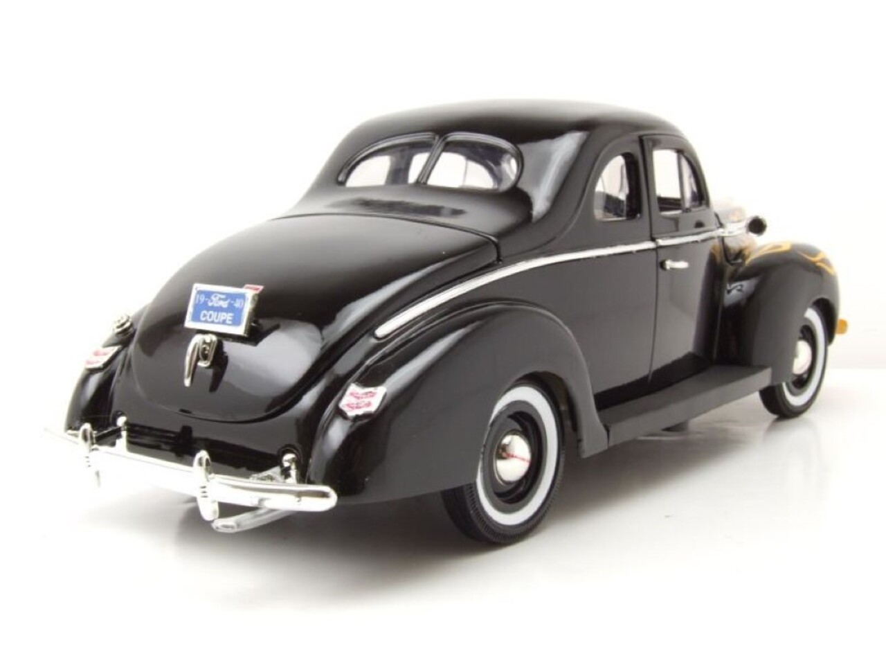 Ford Ford DeLuxe 1940 - 1:18 - Motor Max