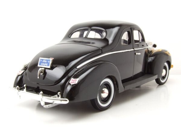 Ford Ford DeLuxe 1940 - 1:18 - Motor Max