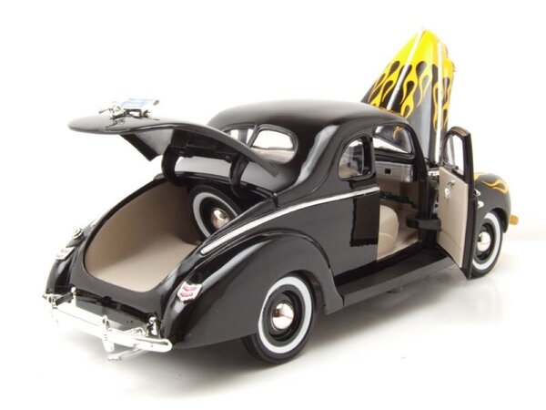 Ford Ford DeLuxe 1940 - 1:18 - Motor Max