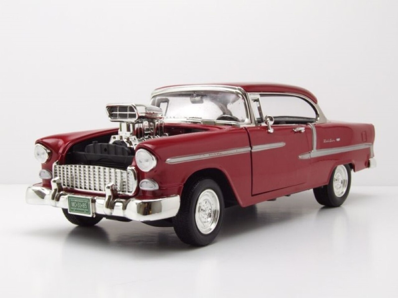 Chevrolet Chevrolet Bel Air Custom Hot Rod + Blown Engine + New Rims and Wheels 1955 - 1:18 - Motor Max