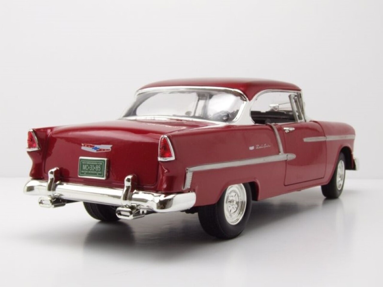 Chevrolet Chevrolet Bel Air Custom Hot Rod + Blown Engine + New Rims and Wheels 1955 - 1:18 - Motor Max