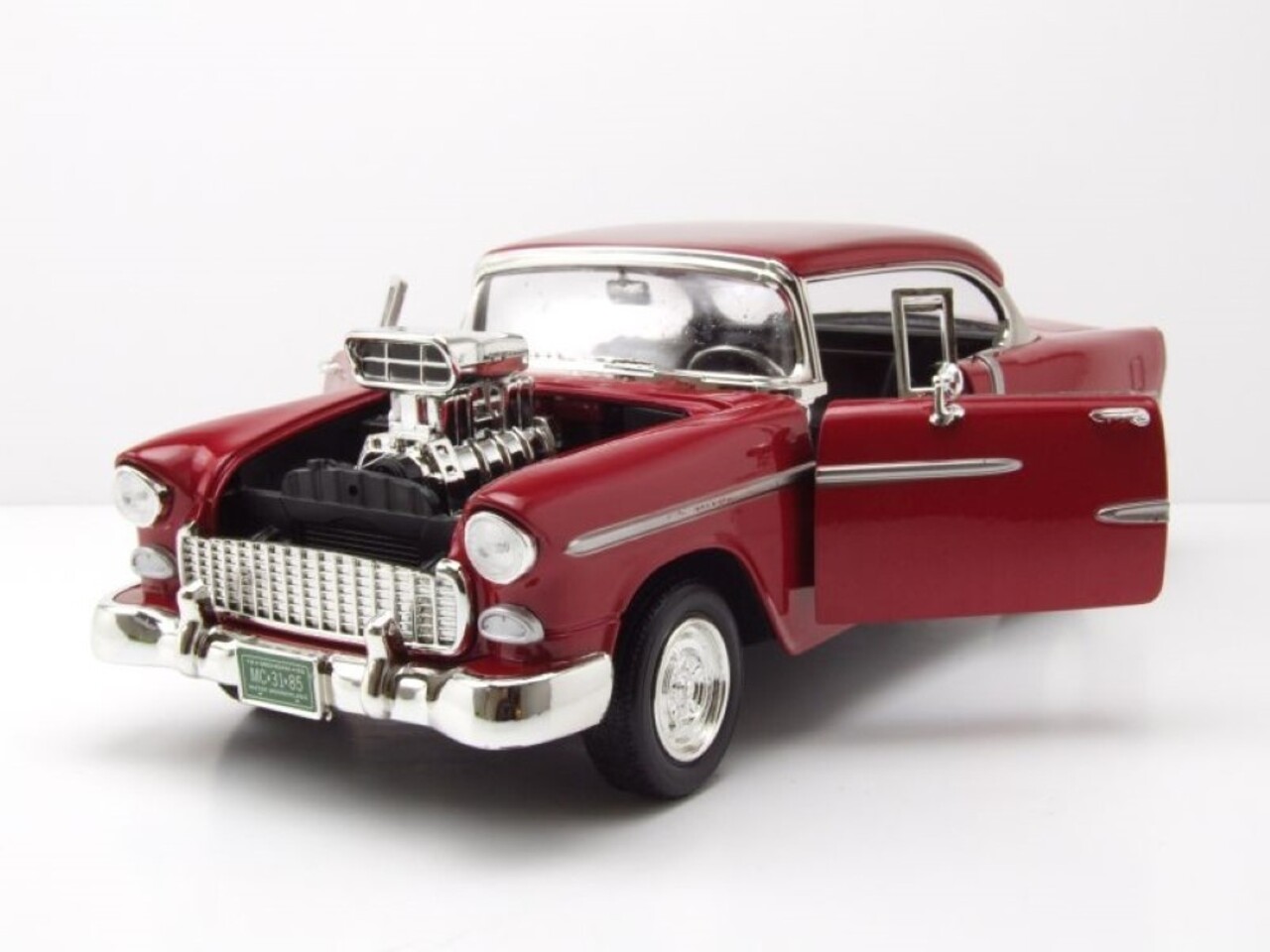 Chevrolet Chevrolet Bel Air Custom Hot Rod + Blown Engine + New Rims and Wheels 1955 - 1:18 - Motor Max