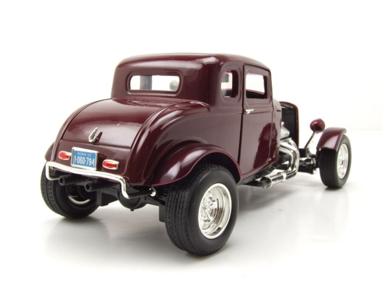 Ford Ford Hot Rod 5-Windows Coupe 1932 (Open Hood) - 1:18 - Motor Max