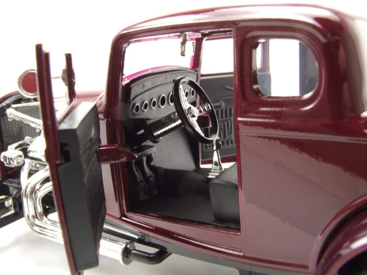 Ford Ford Hot Rod 5-Windows Coupe 1932 (Open Hood) - 1:18 - Motor Max