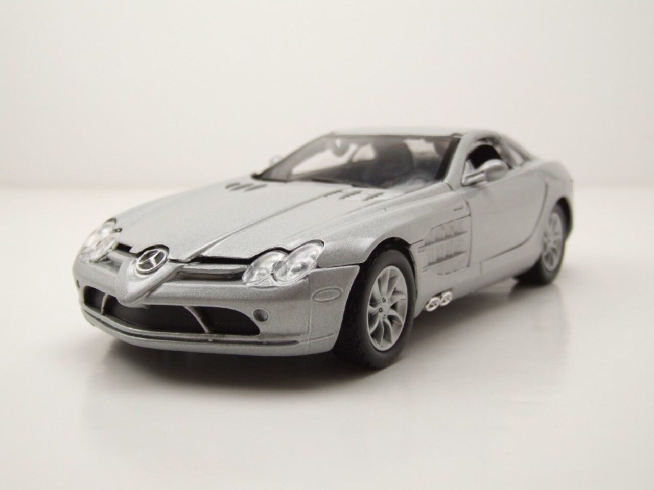 Mercedes-Benz Mercedes-Benz SLR McLaren - 1:24 - Motor Max