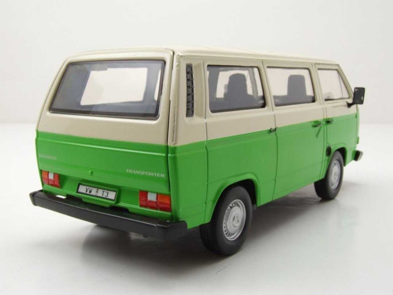 Volkswagen Volkswagen T2 (T3) Minibus - 1:24 - Motor Max