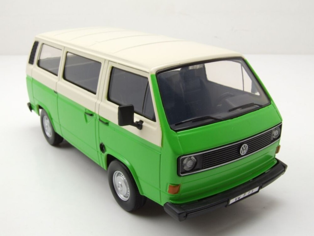 Volkswagen Volkswagen T2 (T3) Minibus - 1:24 - Motor Max