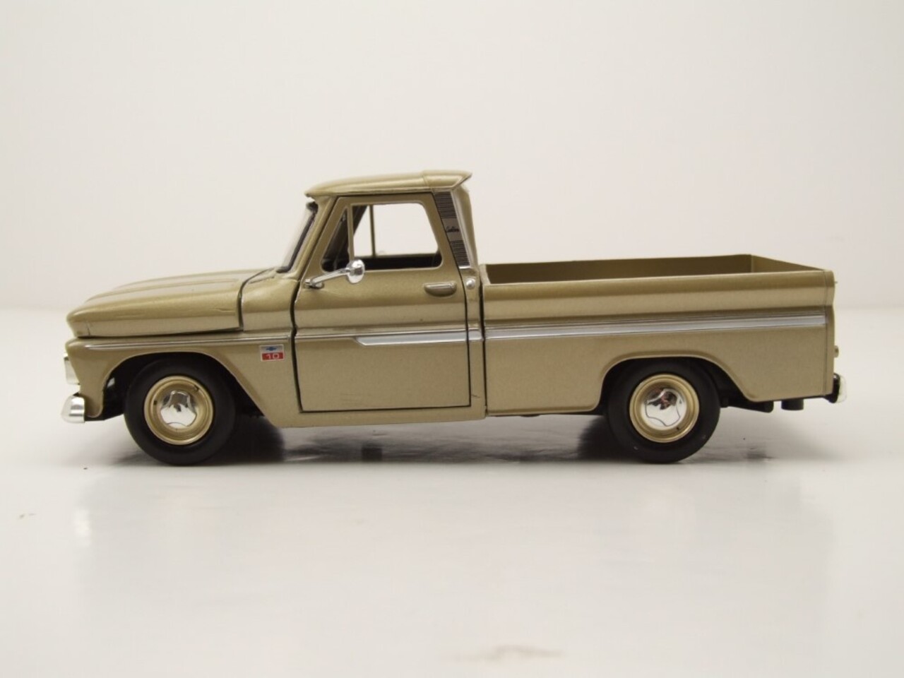 Chevrolet Chevrolet C10 Fleetside Pick-Up 1966 - 1:24 - Motor Max