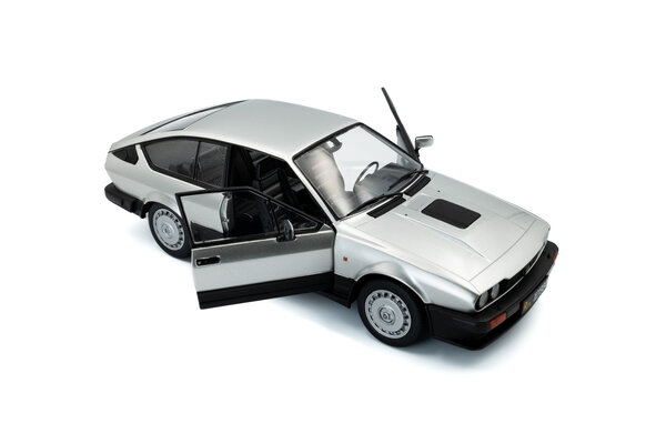 Alfa Romeo Alfa Romeo GTV6 1984 - 1:18 - Solido